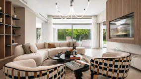 Se vende villa en El Paraiso con 5 dormitorios