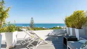 Duplex penthouse for sale in Calahonda Playa with 2 bedrooms