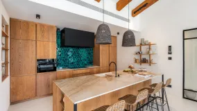 Villa with 5 bedrooms for sale in Nueva Andalucia