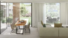 For sale villa with 5 bedrooms in Los Altos de los Monteros