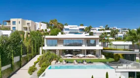 Buy villa in Benahavis with 5 bedrooms