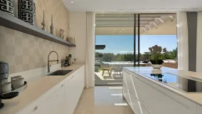 Buy villa in Benahavis with 5 bedrooms