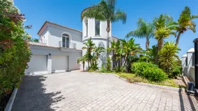 Villa for sale in Zona F
