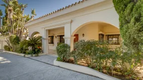 For sale villa with 6 bedrooms in Zona D