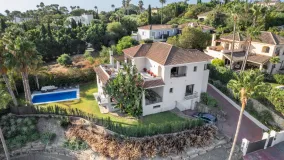 Villa for sale in Zona F with 4 bedrooms