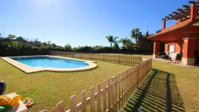 Villa con 4 dormitorios en venta en Marbella Este