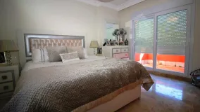 Villa con 4 dormitorios en venta en Marbella Este
