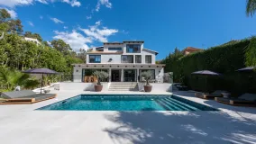 Villa for sale in Nueva Andalucia with 5 bedrooms