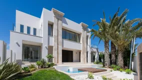 Villa de 4 dormitorios en venta en Marbella - Puerto Banus
