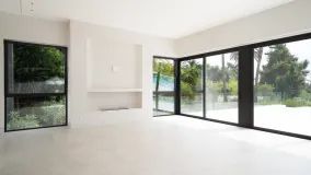 Villa for sale in New Golden Mile with 4 bedrooms