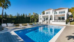 Villa en venta en Nueva Andalucia