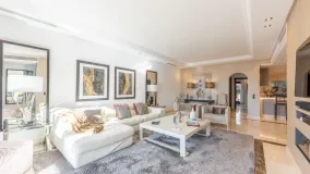 Comprar atico duplex con 3 dormitorios en New Golden Mile