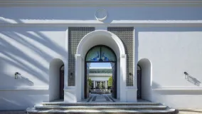 Villa for sale in Nueva Andalucia with 12 bedrooms