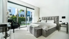 4 bedrooms villa for sale in Marbella Golden Mile