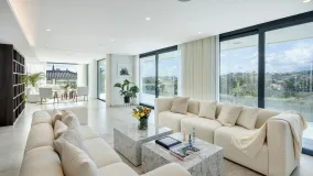 Se vende villa de 6 dormitorios en Nueva Andalucia