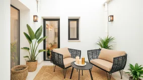 Apartamento planta baja de 2 dormitorios a la venta en Estepona