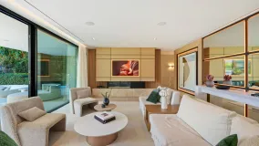 Nueva Andalucia, villa de 5 dormitorios a la venta