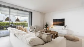 Comprar apartamento planta baja con 4 dormitorios en Marbella