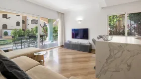 For sale ground floor apartment with 3 bedrooms in Hacienda Elviria