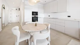 Buy apartment with 3 bedrooms in Nueva Andalucia
