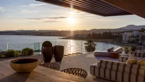 Apartamento de 2 dormitorios en venta en Estepona Puerto