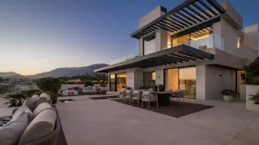 Duplex penthouse for sale in Estepona Puerto with 3 bedrooms