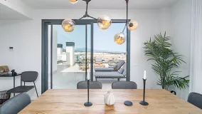 Buy penthouse with 3 bedrooms in Estepona Centre