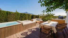 Ground floor apartment for sale in Nueva Andalucia with 3 bedrooms