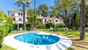 Town house for sale in Laguna Beach with 2 bedrooms