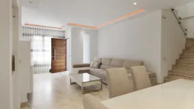 Adosado a la venta con 3 dormitorios en Estepona Casco Antiguo