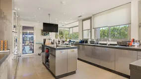 Se vende villa con 5 dormitorios en Los Flamingos