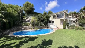 Villa en venta en Altos del Paraiso con 6 dormitorios