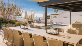 Se vende villa de 6 dormitorios en Costabella