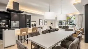 Se vende apartamento con 3 dormitorios en Puente Romano