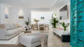 For sale villa in Nueva Andalucia