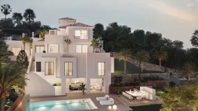 For sale Los Naranjos Hill Club villa with 5 bedrooms
