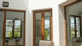 For sale Estepona 4 bedrooms villa