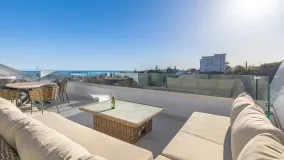 Buy penthouse in El Higueron with 2 bedrooms