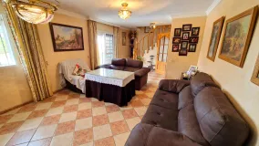 For sale Manilva Pueblo 6 bedrooms semi detached house