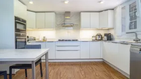 Villa en venta con 4 dormitorios en Guadalmina Alta