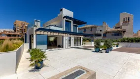 Estepona Puerto, Ático de 3 dormitorios en venta