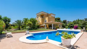 Villa for sale in Atalaya Golf
