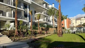 Comprar apartamento en Estepona Centro con 2 dormitorios