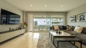 For sale apartment with 4 bedrooms in Los Granados Playa
