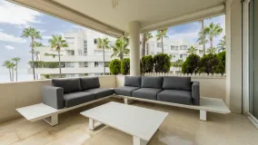 For sale apartment with 4 bedrooms in Los Granados Playa