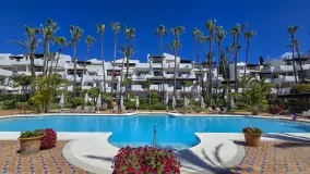 Atico duplex a la venta con 4 dormitorios en Marina Puente Romano