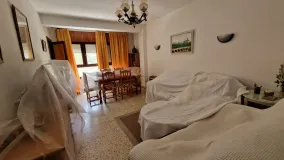 For sale apartment in Estepona Centre with 3 bedrooms