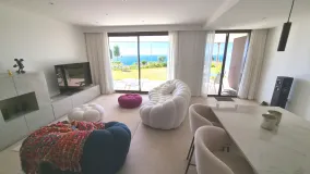 For sale ground floor apartment in Camarate Golf
