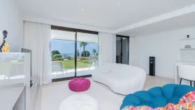 For sale ground floor apartment in Camarate Golf