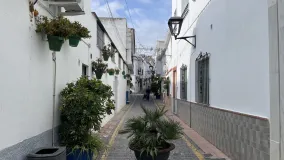 Comprar casa de 8 dormitorios en Estepona Casco Antiguo